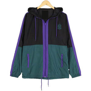 เสื้อแจ็คเก็ตกันลมสำหรับผู้ชาย ระบายอากาศได้ดี เป็นมิตรกับสิ่งแวดล้อม ผลิตจากโพลีเอสเตอร์ 100% ทนทาน มีฮู้ด  มีหลายสีให้เลือก - Product Image 1