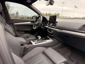 Audi Q5 quattro S line Premium 45 TFSI 2024 en parfait état - Product Image 3