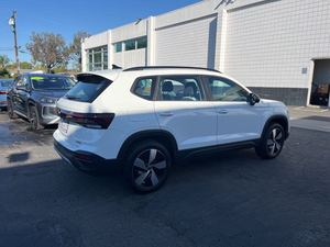 Volkswagen Taos S 4Motion 2025 - Product Image 3
