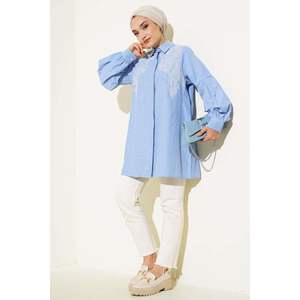 Camisa a rayas con detalle de encaje en la parte delantera azul - Product Image 4