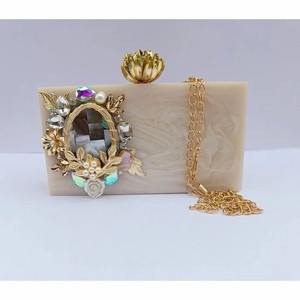 Embrague de resina con monograma personalizado Idea de regalo personalizada y hecha a mano para amantes de la moda accesorios únicos - Product Image 1