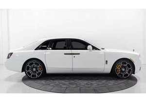 Sedán Usado 2025 Ghost Black Badge AWD Automático con Tapicería de Cuero, Portaequipajes de Aleación de Aluminio, Neumáticos R17, Disponible con Volante a la Izquierda y Derecha - Product Image 3