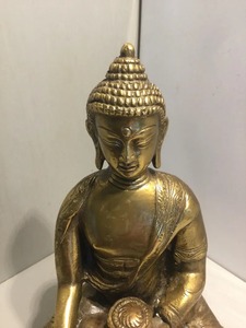 รูปปั้นพระพุทธรูปทองเหลืองคุณภาพระดับพรีเมี่ยมสำหรับการตกแต่งทางจิตวิญญาณหรือสตูดิโอโยคะและห้องนั่งสมาธิ