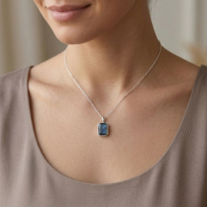 Colgante de labradorita con forma octogonal y engaste de plata de ley, chapado en plata, para el mes de nacimiento de noviembre - Product Image 6