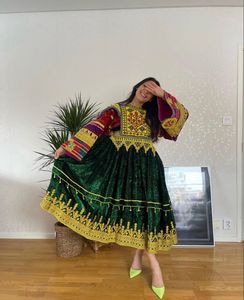 Vestido Kuchi de inspiración vintage, vestido afgano bohemio, raíces culturales étnicas, mangas largas, bordado a mano, gasa, personalizable - Product Image 6