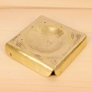 Elegant Tabletop Metal <b>Ashtray</b> With Finish Perfect For Coffee Table Accent And Smoking Accessory Display - Product Image 4