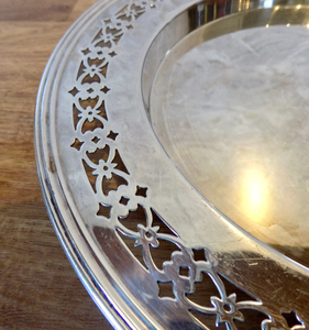 Plaque de chargeur en métal au design traditionnel Plaque de chargeur en métal classique et élégante faite à la main de qualité supérieure - Product Image 3