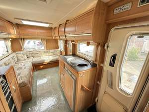 Caravane moderne 4x4 2024, confortable, pour voyages tout-terrain, mini-camping-car, prête pour le camping et le transport sur camion, prête à l'exportation - Product Image 2