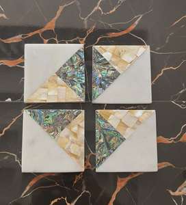 Posavasos Cuadrados de Mármol Blanco Hechos a Mano con Incrustaciones de Madreperla Verde Dorada y Abulón - Product Image 3