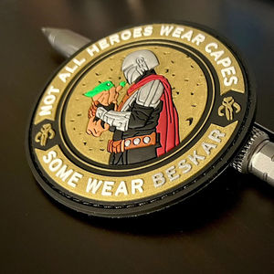 Nuevo diseño ecológico personalizado 3D parches de goma suave logotipo en relieve etiquetas de silicona de Pvc etiquetas de Pvc de alta frecuencia para prendas de vestir - Product Image 4