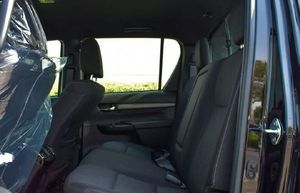 Nuovissimo Toyota Hilux Adventure 4x4 2025, 4 cilindri, 235 CV, benzina, cambio automatico, 4WD, guida a sinistra - Product Image 3