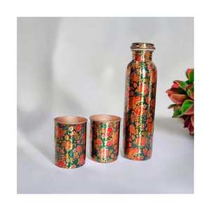 Bouteille d'eau en cuivre fabriquée à la main de vente chaude Inde Pure Drink Wide Metal Water Bottle Design personnalisé avec une qualité supérieure - Product Image 1