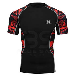 Haute qualité hommes à manches courtes MMA Rash Guard personnalisé imprimé et respirant meilleur matériau vêtements de combat - Product Image 1