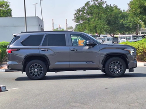 Mejor Precio, Gran Venta, Toyota Sequoia Platinum 2024, 4x4 Híbrido, Volante a la Izquierda, 437 Caballos de Fuerza, 583 Libras-Pie de Torque - Product Image 3