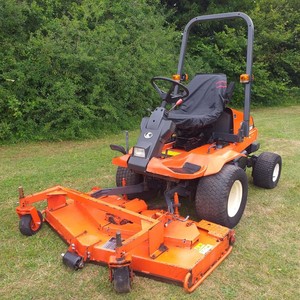 Cortacésped diésel KUBOTA F30601-F391 con plataforma frontal y descarga trasera - Product Image 3