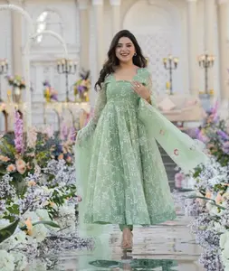 印度设计师欧根纱丝绸Salwar Kameez套装，带重绣花线，工作Anarkali风格的礼服，带漂亮的Dupatta