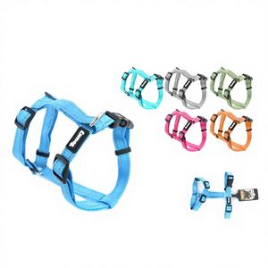 Arnés de Nailon para Mascotas Yommy con Correas Reflectantes en las 4 Esquinas del Pecho - Product Image 1