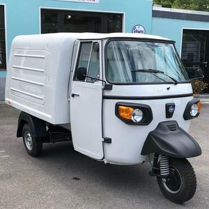 Compre hoy mismo el triciclo Piaggio Ape y mejore su negocio de transporte con un vehículo de tres ruedas probado que es conocido por su resistencia y equilibrio. - Product Image 1