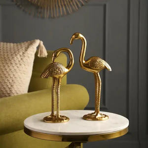 Escultura de Leones de Metal decorativa de mesa Escultura de escritorio de decoración de Navidad de aluminio con acabado dorado - Product Image 5