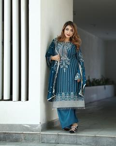 Pure Chinnon Silk Salwar Kameez Soft Heavy Bordado Secuencia Trabajo Mangas completas Precio más competitivo Indian Pakistani Party - Product Image 2