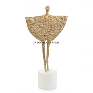 Abstracto Heavy Duty Metal Art Unique Fancy Designer Chapado en oro Llamativo Look Escultura con Base recubierta de polvo de color negro - Product Image 4