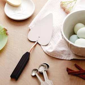 ชุดมีดและเซิร์ฟเวอร์เค้กสีเงินสไตล์หัวใจช้อนส้อมหรูหราสำหรับวันครบรอบแต่งงานและการนำเสนอของหวาน - Product Image 3