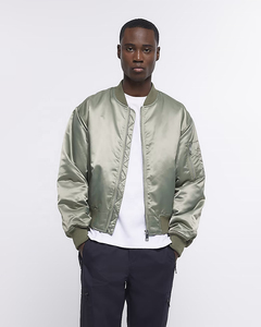 Nueva chaqueta de satén para hombre de nailon de ajuste Regular verde a la moda para hombre, diseño de servicio OEM, chaqueta Bomber personalizada para hombre, nueva ropa para hombre - Product Image 1