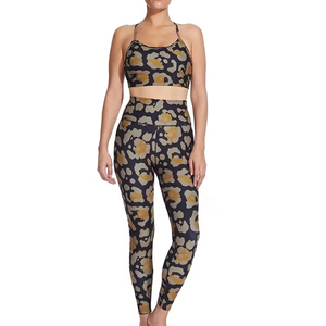 Ensemble de yoga imprimé léopard 2 pièces, haut court et leggings taille haute longueur intégrale, sans couture, en spandex et polyester, vêtements de sport pour femmes - Product Image 1