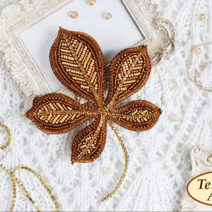 Broches perlées Broche de designer faite à la main. Accessoires de haute qualité. Broche design unique. Baby shower meilleur cadeau. - Product Image 4