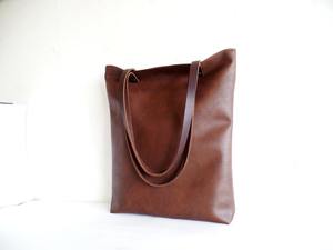 Sac de bureau en cuir véritable pour femmes fourre-tout élégant et professionnel pour les affaires et les voyages disponible à la vente depuis l'Inde - Product Image 3