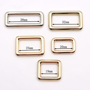 Boucle carrée en métal <span class=keywords><strong>de</strong></span> conception classique avec <span class=keywords><strong>barre</strong></span> ronde <span class=keywords><strong>de</strong></span> 16 mm en alliage <span class=keywords><strong>de</strong></span> zinc, boucle carrée en métal doré clair pour sac à main - Product Image 6