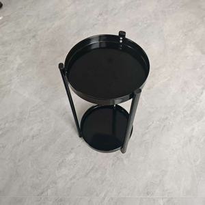 Table en métal contemporaine construite avec des pieds en acier massif pour un usage quotidien - Product Image 4