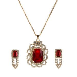 Ensemble de bijoux Kriaa 1202914 pendentif plaqué or pierre autrichienne rouge - Product Image 1