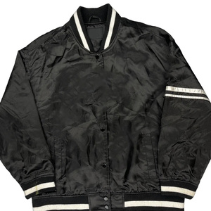 เสื้อแจ็คเก็ตเบสบอลลำลองดีไซน์ใหม่ปี 2026 สำหรับผู้ชาย กำลังเป็นที่นิยม กันน้ำ ผ้าซาติน  แบบวาร์ซิตี้  รับสกรีนโลโก้  ซับในแบบควิลท์  สไตล์นักศึกษา - Product Image 1