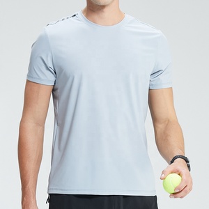 เสื้อยืดผ้าสแปนเด็กซ์ของผู้ชายเสื้อยืดสำหรับเล่นกีฬาแห้งเร็วเสื้อยืดออกกำลังกายกระชับกล้ามเนื้อไม่มีลาย - Product Image 1