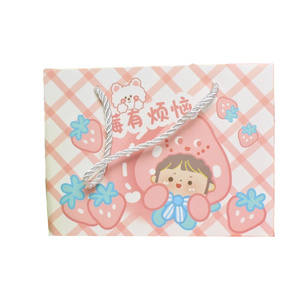 Adorable bolsa de regalo de papel para bebé Cosplay de frutas-Embalaje ecológico y duradero Ideal para fiestas infantiles - Product Image 3