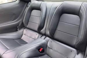 2024 F-o-r-d M-u-s-t-a-n-g G T Coupé faible kilométrage et prix abordable en stock prêt pour l'expédition - Product Image 6