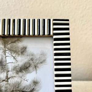 LHome Decor Resin <b>Photo</b> <b>Frame</b> Rectangular Shape Elegant Ivory Color Stylish Handmade Wall <b>Mount</b> Vertical Orientation - Product Image 4