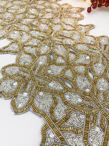 Camino de mesa floral hecho a mano de lujo, camino de cuentas de cristal dorado y plateado para decoración de boda, técnicas de punto - Product Image 2