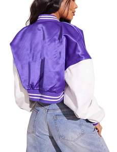 2023 chaqueta bomber de satén recortada para mujer, ropa de calle de béisbol universitaria personalizada, forro de lana teñido, temporada de invierno, botón al por mayor - Product Image 3