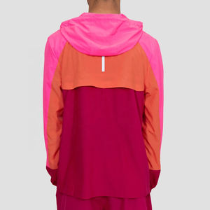 Ensembles personnalisés OEM pour hommes ensemble de survêtement en nylon léger pour vêtements de rue ensemble de shorts coupe-vent pour hommes personnalisation de prix bon marché - Product Image 2