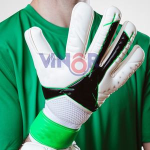 Gants de gardien de but professionnels pour adultes et enfants avec latex épais et protection des doigts en cuir lisse pour l'entraînement au football - Product Image 1