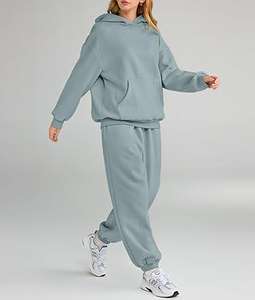 ชุดวิ่งขาสั้นมีฮู้ดเสื้อผ้าผู้หญิงชุด2ชิ้นเสื้อฮู้ดแบบครอปไม่มีลายสำหรับฤดูหนาว - Product Image 4