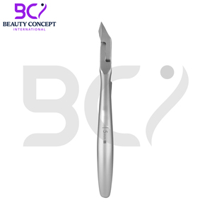 Cortacutículas SMART 30 con Cuchillas de 4 mm, Acabado Satinado, Acero Inoxidable, Herramienta Profesional, Apertura de Mandíbula Ancha, Uñas Gruesas, Manicura Clásica - Product Image 3