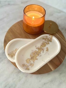 ถาดเรซิ่นตกแต่งหลากสี ถาดจัดระเบียบเครื่องสำอาง ของตกแต่งบ้าน ถาดเรซิ่นทรงรี ถาดวางของบนโต๊ะเครื่องแป้ง คุณภาพสูง - Product Image 2