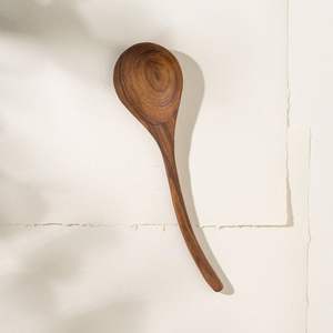 Cuillère japonaise en bois massif avec long manche, haute valeur esthétique, pour soupe et repas - Product Image 6