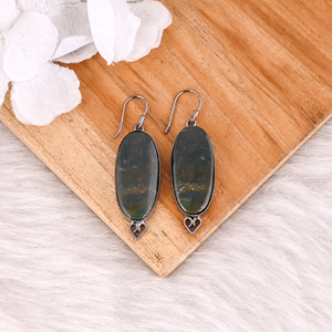 Nouveautés Boucles d'oreilles en agate de sang en rhodium noir en laiton Boucles d'oreilles en pierres précieuses pour femmes Fournisseur de bijoux personnalisés - Product Image 2