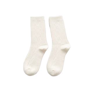 Chaussettes en laine mérinos pour femmes, logo personnalisé, coupe classique, standard, chaudes et confortables pour l'hiver, tricotées pour tous les jours - Product Image 5
