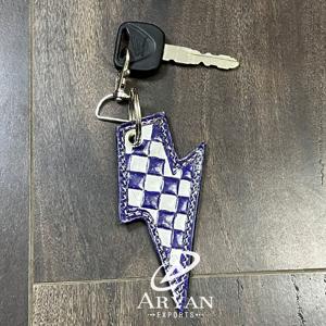 Porte-clés en cuir de vachette fait main personnalisé, bleu et blanc à carreaux, avec un éclair, pour clé de voiture, sac, accessoire - Product Image 1