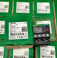 Relais de surcharge thermique Schneider TeSys LRD LRD32 23 - 32A 690V TeSys Deca relais de protection moteur monophasé AC / DC